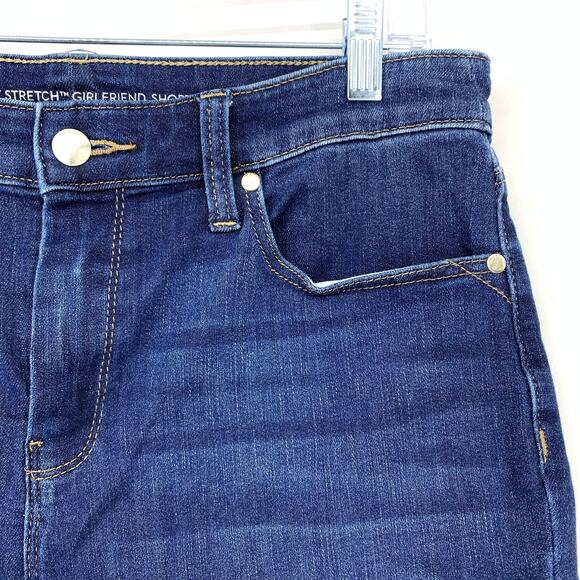 SOLD Chicos Perfect Stretch Girlfriend Short Womens Size 1 US 8 Medium Wash - Picture 4 of 8